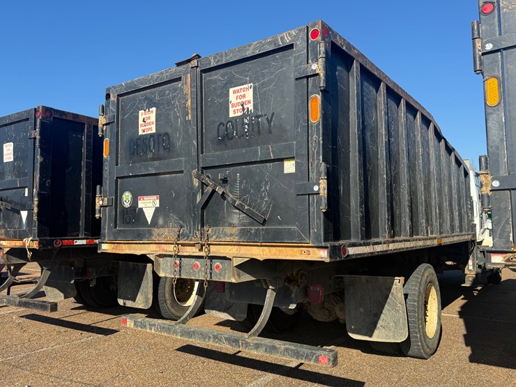 2018-international-durastar-4400-image-7