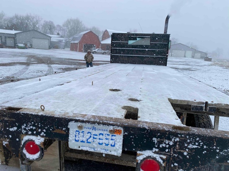 1983-ford-9000-image-28