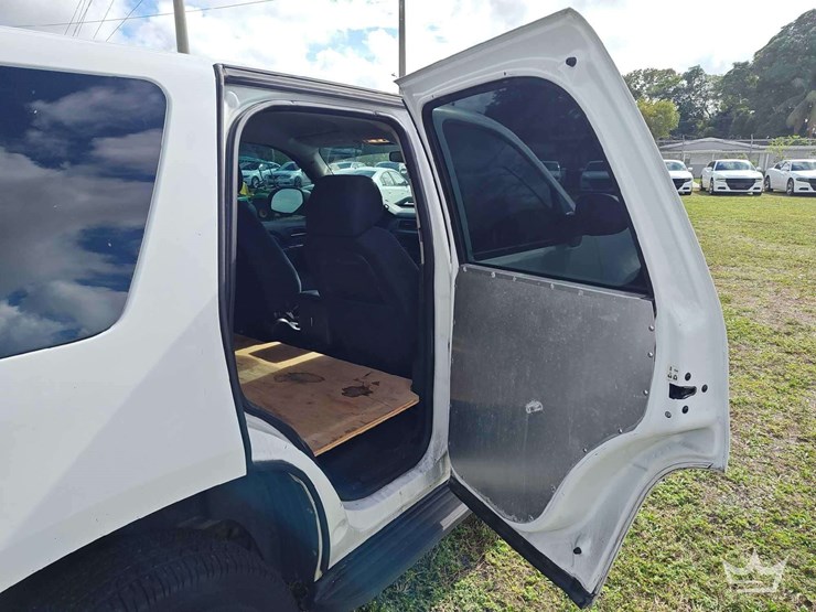 2012-chevrolet-tahoe-image-16