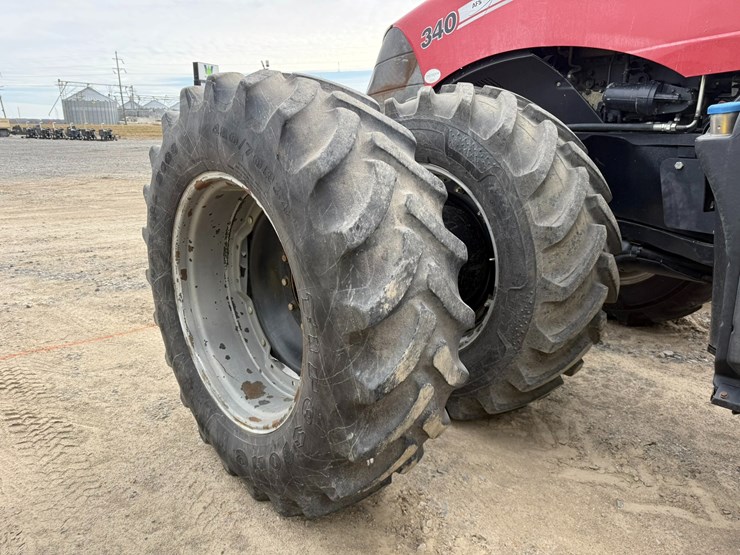 2015-case-ih-340-image-11