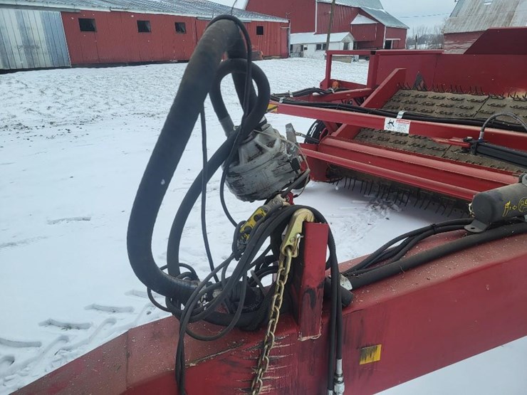 2013-new-holland-h5420-image-9