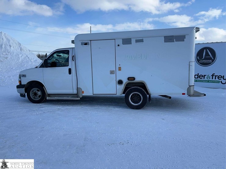 2016-chevrolet-express-s/a-ambulance-image-7