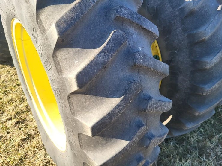 john-deere-7520-image-29