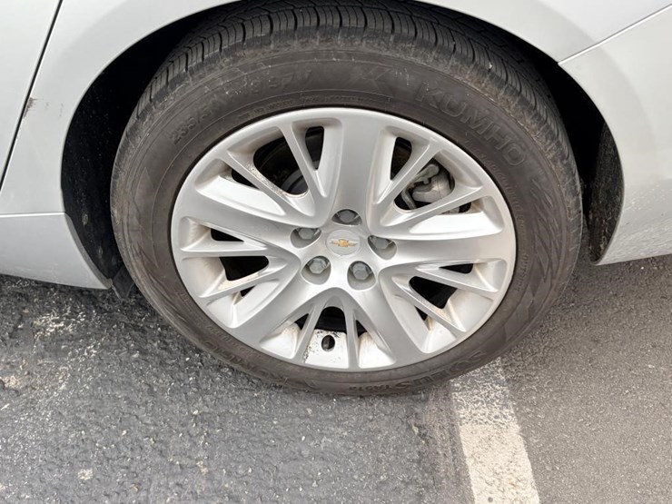 2019-chevrolet-impala-sedan-image-5