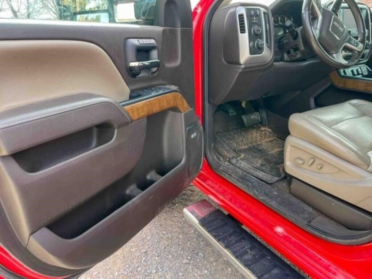 2016-gmc-2500-image-27