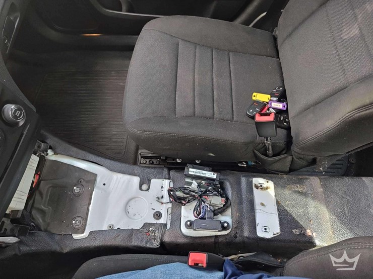 2012-dodge-charger-sedan-image-10