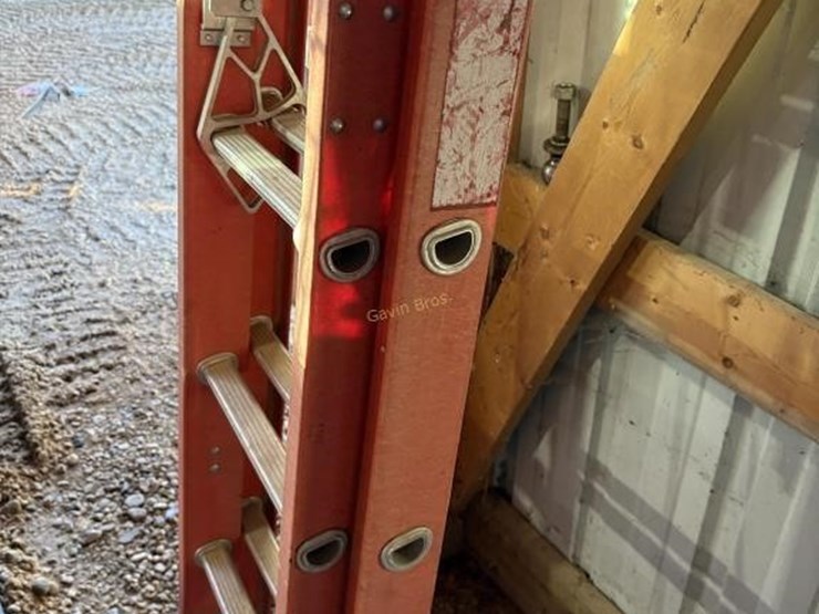 werner-24'-extension-ladder-image-3