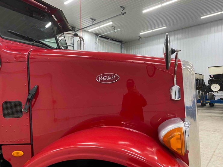 2014-peterbilt-365-image-10