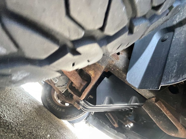 2011-chevrolet-1500-image-19