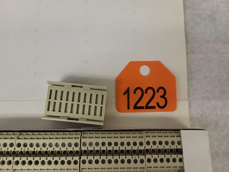 (20)-siemens-din-rail-10-space-connector-blocks---tag-#1223-image-2