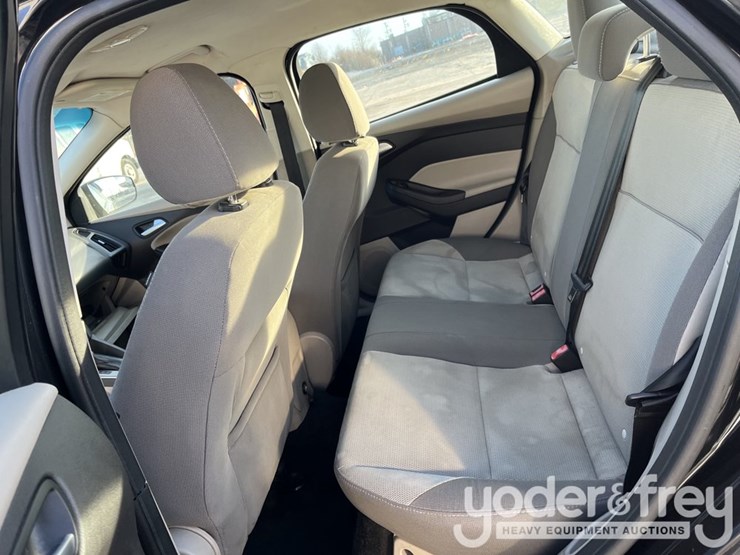 2014-ford-focus-image-23