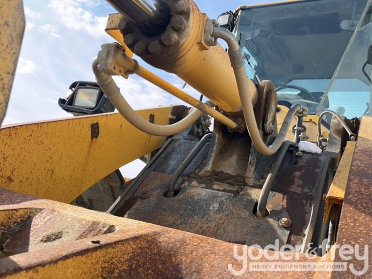 2017-komatsu-wa470-8-image-15