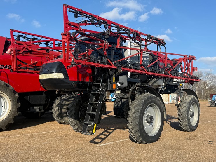 2019-case-ih-patriot-2250-image-3