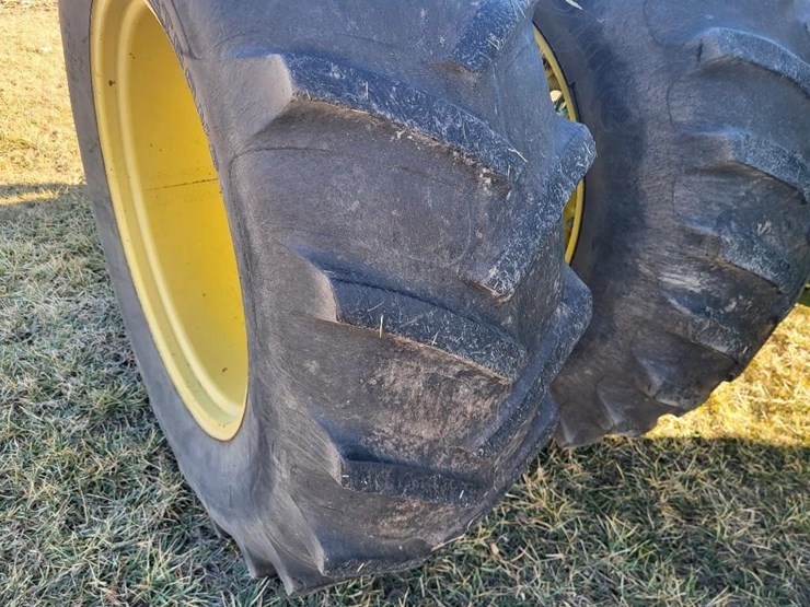 john-deere-7520-image-44