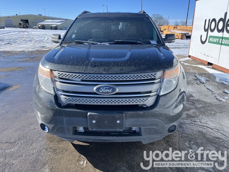 2013-ford-explorer-image-38