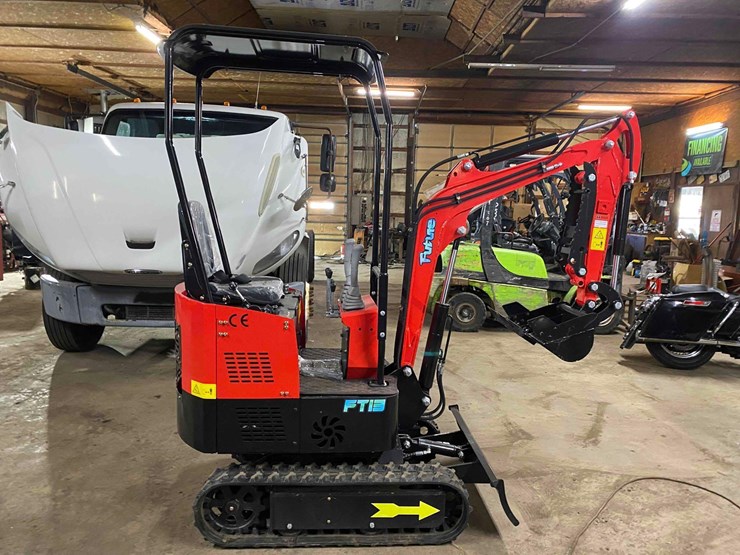 2025-future-ft13-mini-excavator-image-3