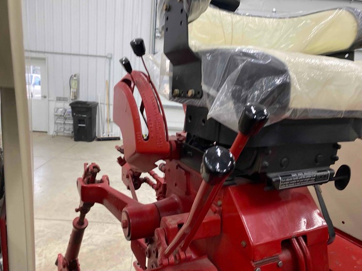 farmall-1206-open-station-restored-image-60