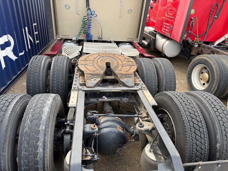 2014-kenworth-t660-image-7