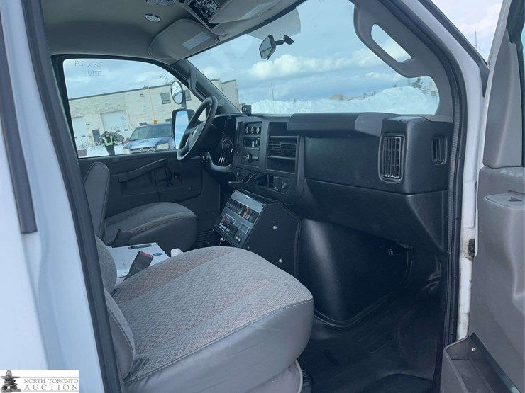 2016-chevrolet-express-s/a-ambulance-image-28