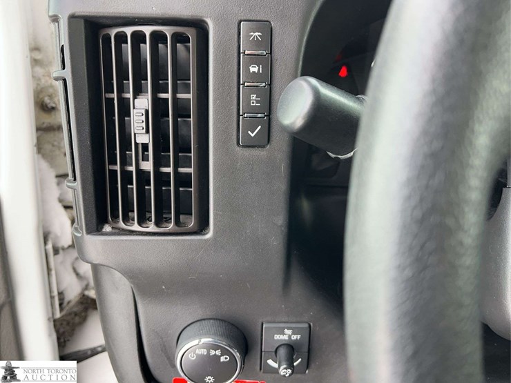 2016-chevrolet-express-g3500-image-23