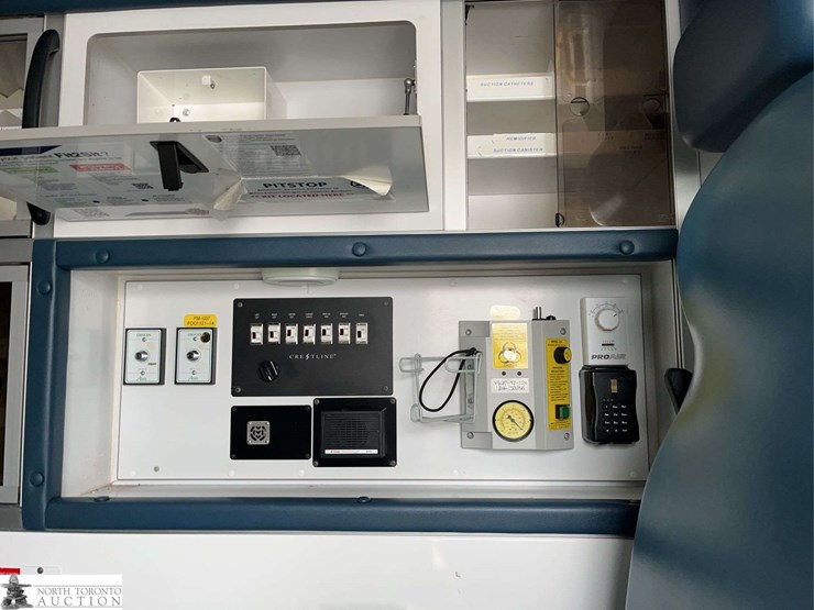 2017-chevrolet-express-g3500-image-35