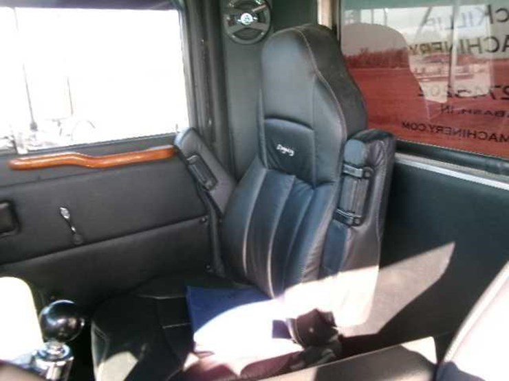 1988-peterbilt-379-image-27