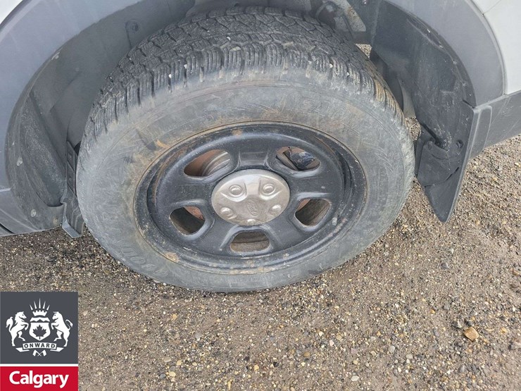 2016-ford-explorer-image-10