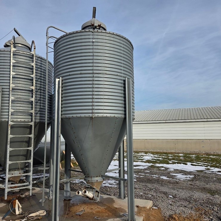 4 ton Hog Slat feed bin #24