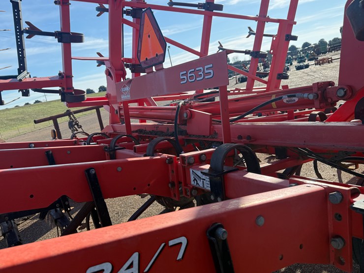 #7739-•-2014-kuhn-krause-5635-field-cultivator-image-21
