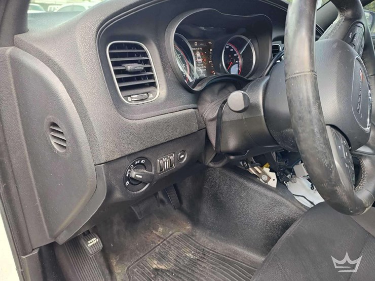 2017-dodge-charger-sedan-image-29