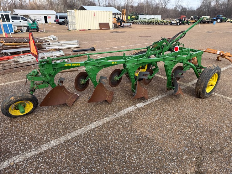 #7773-•-john-deere-4-bottom-turning-plow-image-1