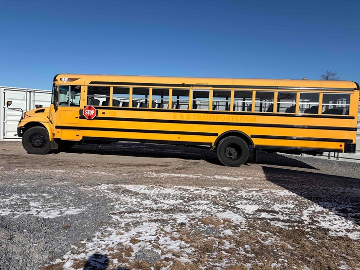 2011-international-school-bus-image-5