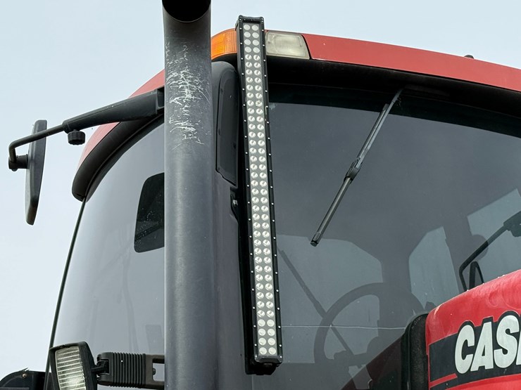 2015-case-ih-340-image-33