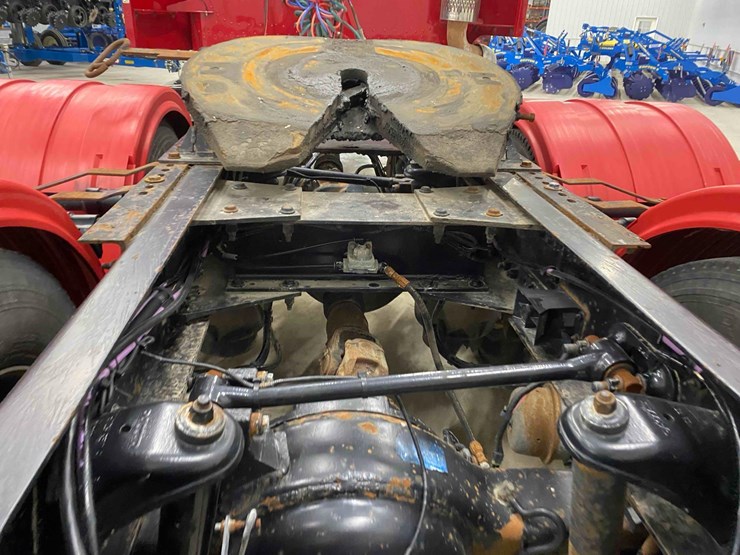 2014-peterbilt-365-image-37