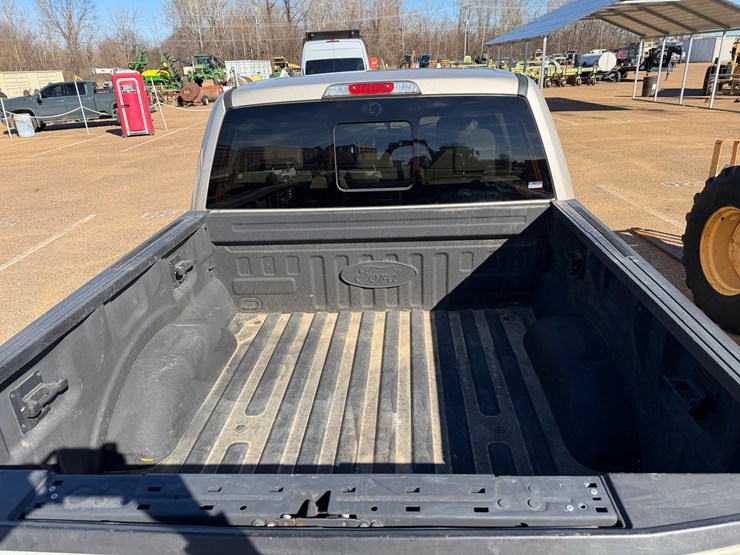 2018-ford-f150-lariat-image-8