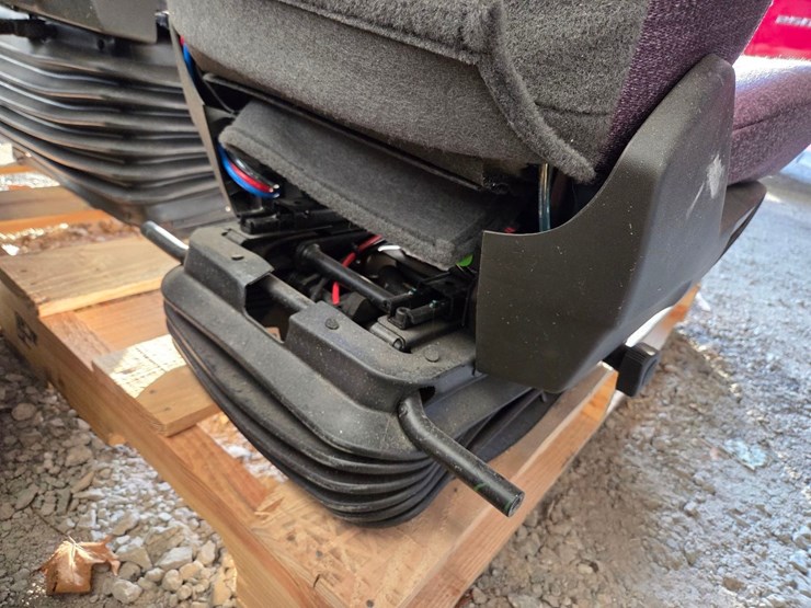 semi-driver-seat,-like-new-image-11