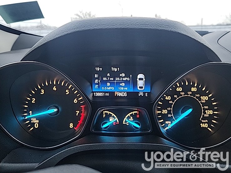 2017-ford-escape-image-19