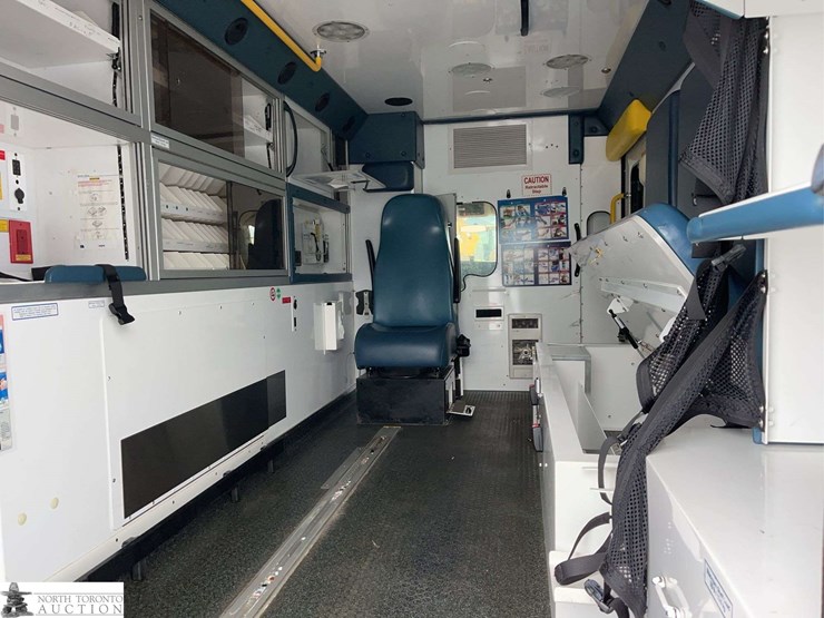 2017-chevrolet-express-g3500-image-36