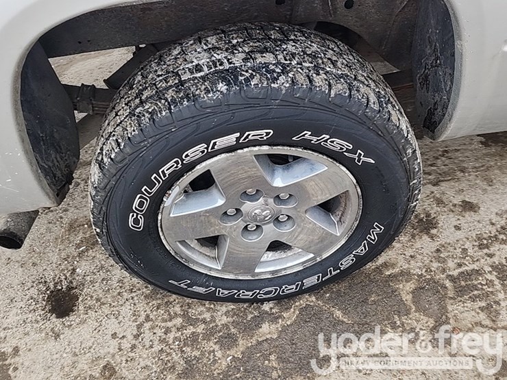 2011-dodge-dakota-image-10