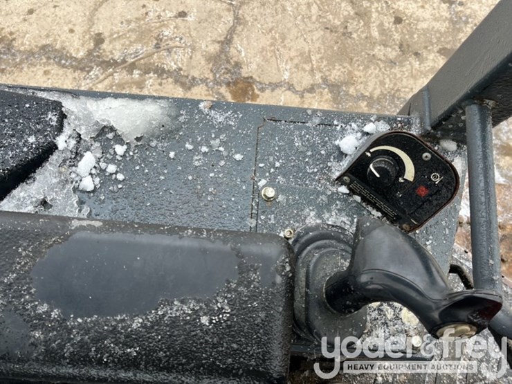 2015-deere-450j-image-26