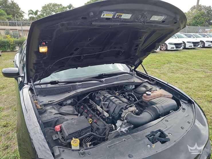 2018-dodge-charger-sedan-image-37