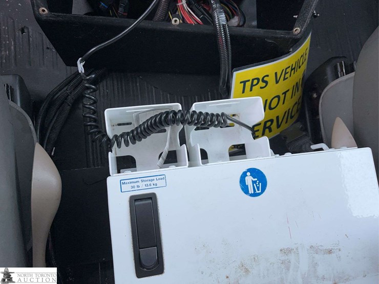 2016-chevrolet-express-g3500-image-22