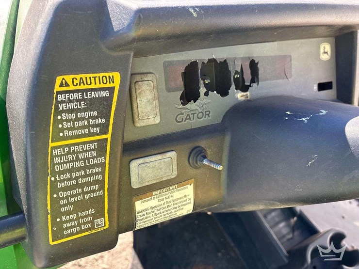 2016-john-deere-gator-image-10