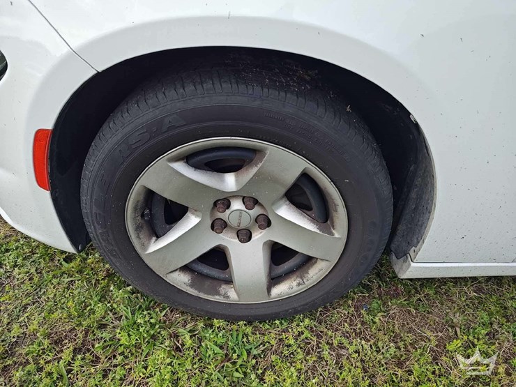 2015-dodge-charger-sedan-image-42