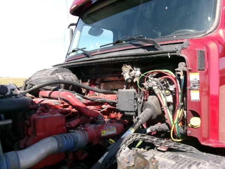 2014-volvo-vnl64t780-image-8