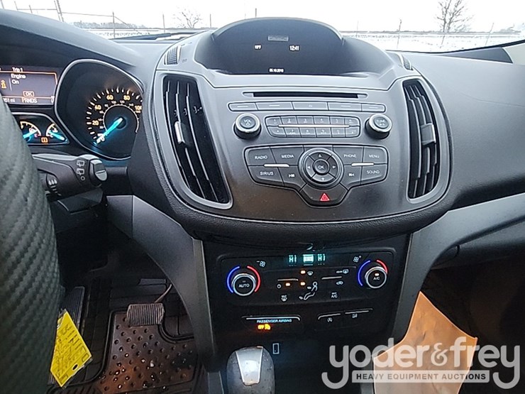 2017-ford-escape-image-23