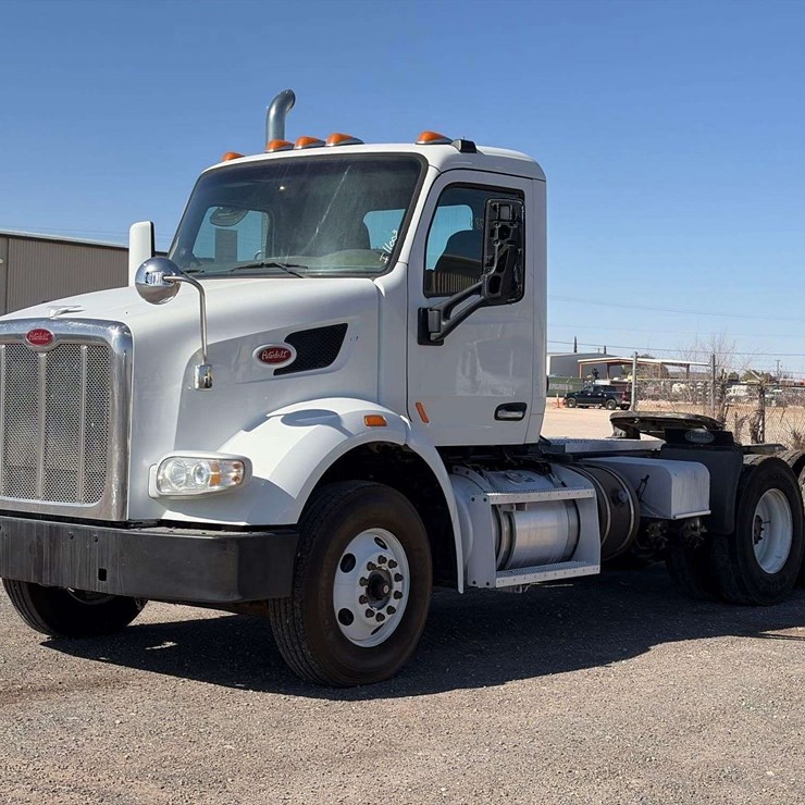2015 PETERBILT 567
