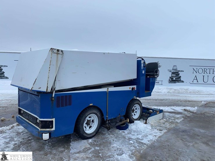 2010-zamboni-445-image-1