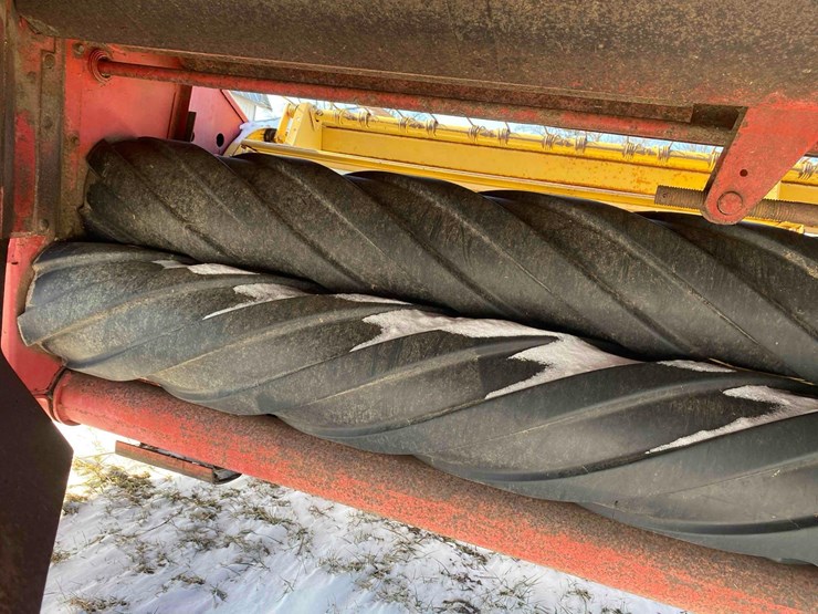 new-holland-1465-image-5