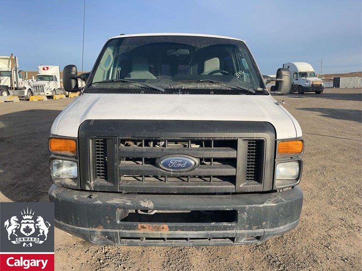 2011-ford-cargo-image-9